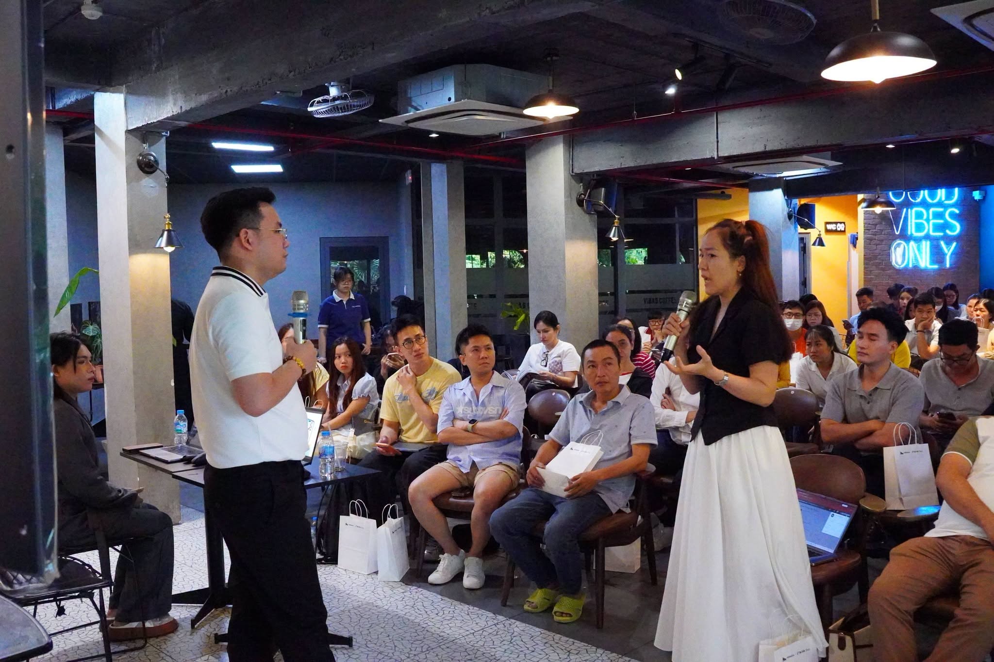 RECAP OFFLINE TRAINING - ĐÀO TẠO THỰC CHIẾN LIVESTREAM & LIVE GMV MAX count(RECAP OFFLINE TRAINING - ĐÀO TẠO THỰC CHIẾN LIVESTREAM & LIVE GMV MAX)