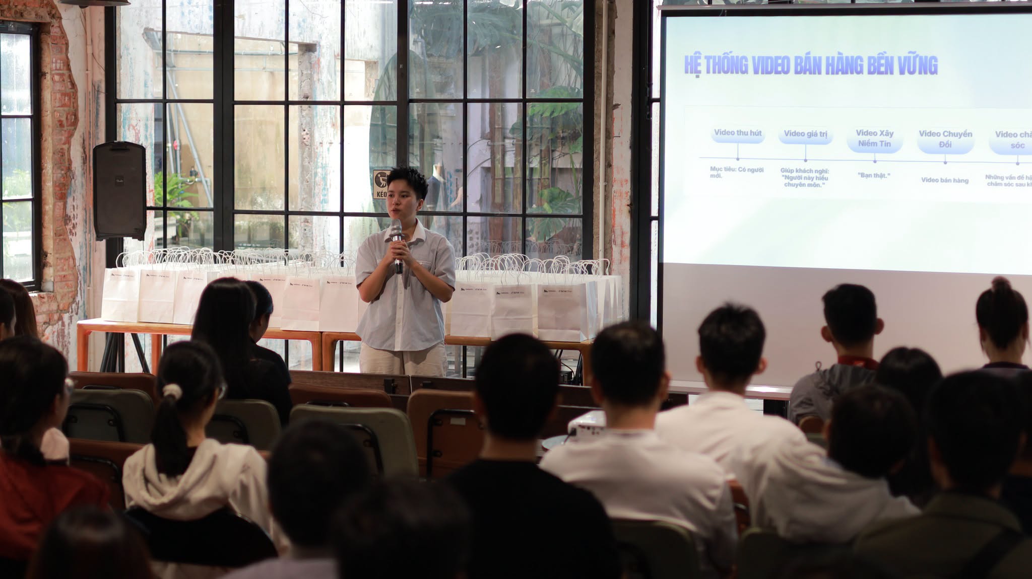 RECAP OFFLINE TRAINING – ĐÀO TẠO THỰC CHIẾN LIVESTREAM & LIVE GMV MAX count(RECAP OFFLINE TRAINING – ĐÀO TẠO THỰC CHIẾN LIVESTREAM & LIVE GMV MAX)